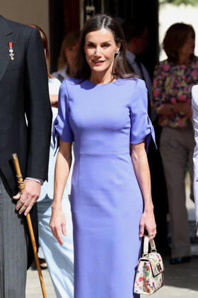 The King and Queen of Spain will present the Miguel de Cervantes 2025 Prize for Literature in the Spanish Language to the writer Gonzalo Celorio Queen Letizia on her arrival at the presentation of the Miguel de Cervantes 2025 Prize for Literature in the Spanish Language to the writer Gonzalo Celorio, on April 23, 2026, in Alcalá de Henares Madrid, Spain This recognition of a unique career, The Miguel de Cervantes Prize, awarded by the Ministry of Culture and endowed with 125,000 euros, distinguishes Celorio this year for the exceptional literary work and intellectual labor with which he has contributed in a profound and sustained manner to the enrichment of the language and Hispanic culture, over more than five decades, Gonzalo Celorio has Copyright: xÃngelxDiazxBrinasx 7464204