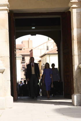Spanish Royals Attend Cervantes Awards Ceremony to Gonzalo Celorio King Felipe VI of Spain, Queen Letizia of Spain attends Cervantes Awards Ceremony to Gonzalo Celorio at Alcala University on April 23, 2026 in Alcala de Henares, Spain Photo by IMAGO MPG Alcala de Henares Alcala University Madrid Spain  Copyright: xMPGx