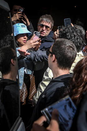 **NO WEB AND NEWSPAPERS ONLY FOR ITALY** Liam Gallagher and his mother Peggy leave the Hotel Eden in Via Ludovisi.  Copyright: xRomax xipa-agency.netx xRomax IPA_Agency_IPA74167047