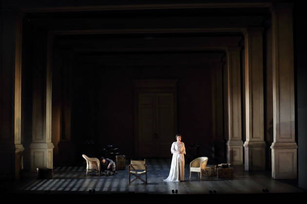 Stephanie Wake-Edwards (als Cornelia) und Martina Baroni (als Sesto), v.r., während der Fotoprobe für Giulio Cesare in Egitto in der Deutschen Oper in Berlin, 22. April 2026. Dramma per musica in drei Akten von Georg Friedrich Händel. Musikalische Leitung Alessandro Quarta. Inszenierung David McVicar. Bühne Robert Jones. Kostüme Brigitte Reiffenstuel. Premiere ist am 25. April 2026. Deutsche Oper Berlin Giulio Cesare in Egitto