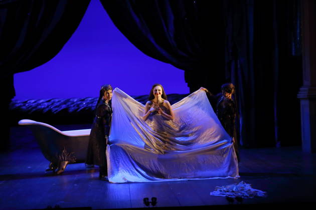 Elena Tsallagova (als Cleopatra) während der Fotoprobe für Giulio Cesare in Egitto in der Deutschen Oper in Berlin, 22. April 2026. Dramma per musica in drei Akten von Georg Friedrich Händel. Musikalische Leitung Alessandro Quarta. Inszenierung David McVicar. Bühne Robert Jones. Kostüme Brigitte Reiffenstuel. Premiere ist am 25. April 2026. Deutsche Oper Berlin Giulio Cesare in Egitto