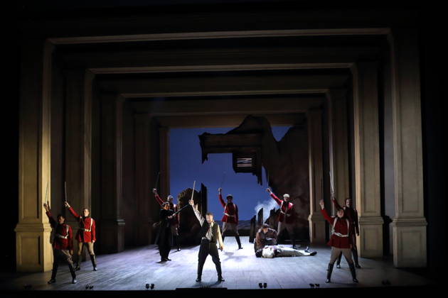 Christophe Dumaux (vorn als Giulio Cesare) und Ensemble während der Fotoprobe für Giulio Cesare in Egitto in der Deutschen Oper in Berlin, 22. April 2026. Dramma per musica in drei Akten von Georg Friedrich Händel. Musikalische Leitung Alessandro Quarta. Inszenierung David McVicar. Bühne Robert Jones. Kostüme Brigitte Reiffenstuel. Premiere ist am 25. April 2026. Deutsche Oper Berlin Giulio Cesare in Egitto