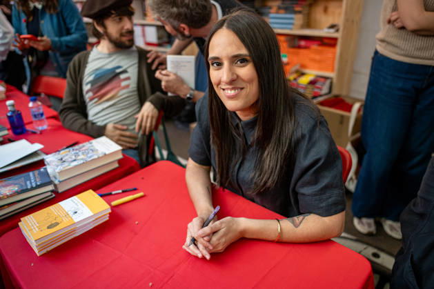 Writers sign books at the Fira de Llibres de Barcelona The writer Lucía Solla signs copies of her books at the Fira de Llibres de Sant Jordi, on April 23, 2026, in Barcelona, Catalonia Spain Today, Thursday April 23, 2026, Barcelona celebrates the Diada de Sant Jordi, one of the most emblematic festivities of Catalonia where the city is filled with books and roses 23 APRIL 2026 Lorena Sopê Espana  Copyright: xLorenaxSopÃªnax 7464561