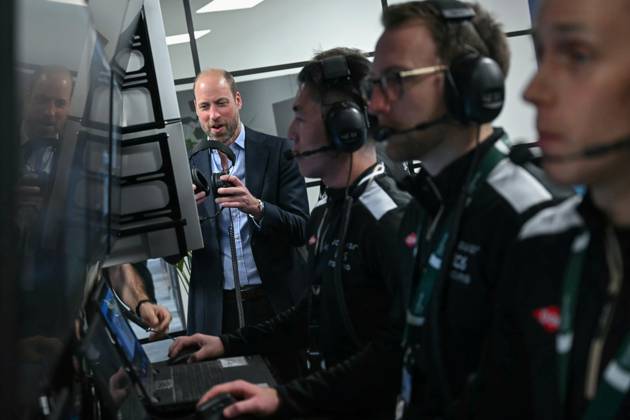 Prince William visits Jaguar TCS Racing The Prince of Wales visits the headquarters of British Formula E team, Jaguar TCS Racing, in Kidlington, Oxfordshire, UK, on the 23rd April 2026. Picture by Justin Tallis WPA-Pool Kidlington Jaguar TCS Racing Oxfordshire United Kingdom  WHA-0816