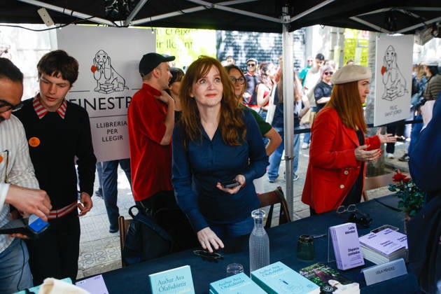 Writer Audur Ava Olafsdottir signs copies of her books at the Fira de Llibres de Sant Jordi, 23 April 2026, in Barcelona, Catalonia Spain Today, Thursday 23 April 2026, Barcelona celebrates the Diada de Sant Jordi, one of the most emblematic festivities in Catalonia where the city is filled with books and roses 23 APRIL 2026 Kike Rincó Espana  Copyright: xKikexRinconx 7465364