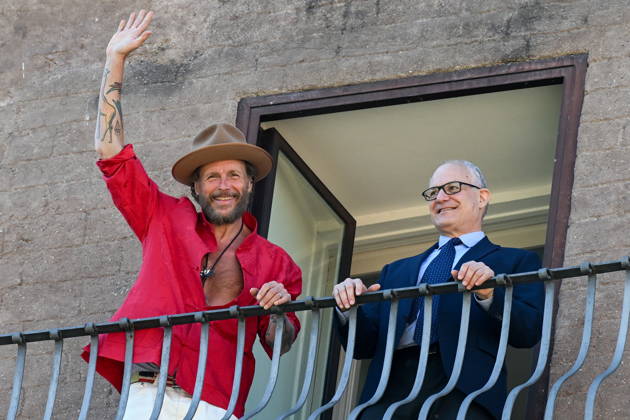 April 23, 2026, Roma, Rome, Italia: 23 04 2026, Roma. Presentazione del tour in bici di Jovanotti con partenza e arrivo a Roma in occasione del Jova Summer Party 2026. Nella foto Jovanotti con il Sindaco Roberto Gualtieri. Roma Italia  - ZUMAa289 20260423_zia_a289_228 Copyright: xMariaxLauraxAntonellix