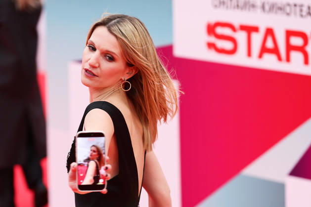 RUSSIA, MOSCOW - APRIL 23, 2026: Acress, singer Yevgenia Malakhova attends the closing ceremony of the 48th Moscow International Film Festival at the Rossiya Theatre Moscow Russia  - ZUMAt113 20260423_zaa_t113_377 Copyright: xSergeixBulkinx