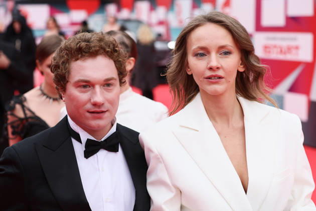 RUSSIA, MOSCOW - APRIL 23, 2026: Actor Mikhail Guray (R) attends the closing ceremony of the 48th Moscow International Film Festival at the Rossiya Theatre Moscow Russia  - ZUMAt113 20260423_zaa_t113_396 Copyright: xSergeixBulkinx