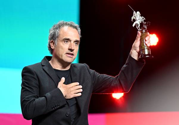 Russia Moscow International Film Festival 9150257 23.04.2026 Film director Daniel Guzman receives the Special Prize from Jury for his film Retribution during the closing ceremony of the 48th Moscow International Film Festival (MIFF) in Moscow, Russia. Ekaterina Chesnokova Sputnik Moscow Russia  Copyright: xEkaterinaxChesnokovax