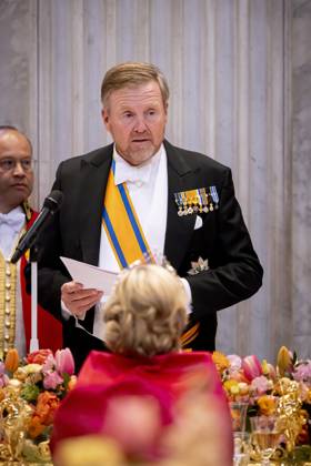 Amsterdam, The Netherlands, 2026-04-23 19:40:00 AMSTERDAM, 23-04-2026, Royal Palace on Dam Square. King Willem Alexander and Queen Maxima receive the Diplomatic Corps for a dinner at the Royal Palace on Dam Square. PHOTO: NLBeeld POOL Patrick van Katwijk Credit: NL Beeld Patrick van Emst  Copyright: xx x