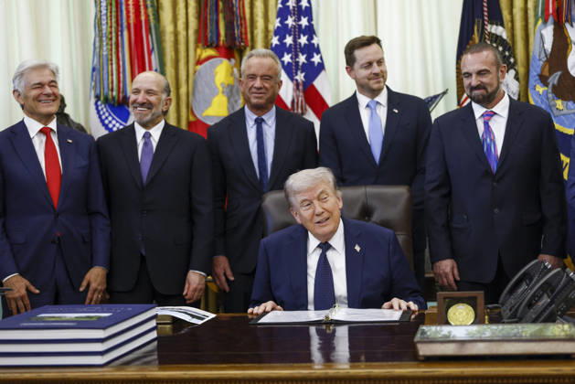 US President Donald Trump speaks during a Health Care Affordability event US President Donald Trump delivers remarks during a Health Care Affordability event in the Oval Office at the White House. Washington, DC, USA, 23 April 2026. WASHINGTON DISTRICT OF COLUMBIA United States  Copyright: xPool ABACAx