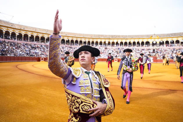 Thirteenth bullfight of subscription in the Maestranza of Seville The bullfighter Javier Zulueta in the thirteenth of the bullfighting season On April 23, 2026 in Seville Andalusia, Spain In the twelfth bullfight of subscription in the Plaza de la Real Maestranza, bullfighters José María Manzanares, Roca Rey and Javier Zulueta are the protagonists with bulls from Victoriano del Río and Toros de la Corte 23 APRIL 2026 Joaquí Sevilla Andalucia Sevilla Andalucia Espana  Copyright: xJoaquinxCorcherox 7466677