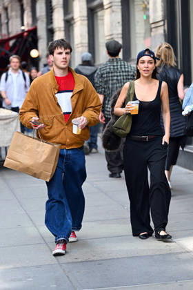 Cruz Beckham and girlfriend Jackie Apostel seen out shopping in Soho. Cruz™s brother Brooklyn Beckham has been estranged from the Beckham family since 2022 citing control issues by parents David and Victoria Beckham. Featuring: Cruz Beckham, Jackie Apostel Where: New York City, New York, United States When: 23 Apr 2026 Credit: Elder Ordonez INSTARimages EDITORIAL USE ONLY. NOT FOR USE BY NEWSPAPERS BASED IN THE UK. Copyright: xx instar55639699