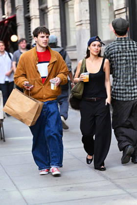 Cruz Beckham and girlfriend Jackie Apostel seen out shopping in Soho. Cruz™s brother Brooklyn Beckham has been estranged from the Beckham family since 2022 citing control issues by parents David and Victoria Beckham. Featuring: Cruz Beckham, Jackie Apostel Where: New York City, New York, United States When: 23 Apr 2026 Credit: Elder Ordonez INSTARimages EDITORIAL USE ONLY. NOT FOR USE BY NEWSPAPERS BASED IN THE UK. Copyright: xx instar55639712