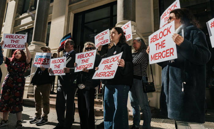 April 23, 2026, New York, New York, USA: Activists holding signs in front of the Warner Bros. Discovery (WBD) headquarters in Manhattan to protest the mega merger between Paramount-Skydance and WBD. ..The merger, if approved, would put CBS, CNN, Warner Bros Pictures, Paramount Pictures, HBO, Nickelodeon, Tik Tok all under the control of Larry and David Ellison, a father and son duo who have a pro-Trump and Israel bias. ..The transaction still needs to be approved by antitrust regulators at the Department of Justice and the merger could face a separate legal challenge from California Attorney General Rob Bonta...Earlier this week more than 4,000 actors, directors, screenwriters and producers have signed an open letter opposing the merger, sa - ZUMAp287 20260423_znp_p287_002 Copyright: xFarhadxParsax
