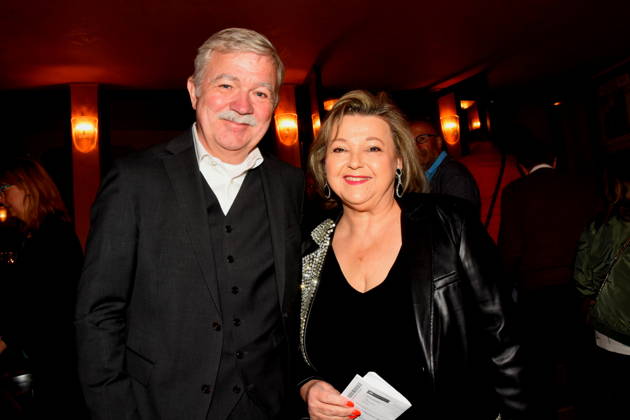 Alexander Ollig Produzent Andrea Wildner Schauspielerin Muenchen 23.04.2026 Komoedie Bayerischer Hof Premiere Weinprobe fuer Anfaenger Foto Muenchen