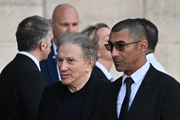 Michel Drucker. The funeral of French actress Nathalie Baye at the Church of Saint-Sulpice in Paris on 24 April 2026 - 24 04 2026 - France Ile-de-France (region) Paris -  JulienxMattiax xLexPictorium LePictorium_0332240