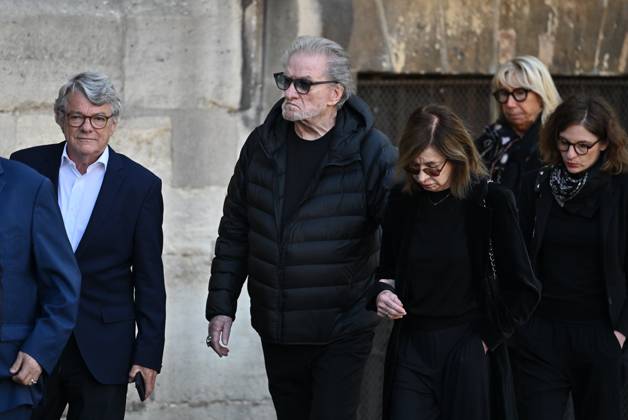 Eddy Mitchell and Jean-Louis Borloo. The funeral of French actress Nathalie Baye at the Church of Saint-Sulpice in Paris on 24 April 2026 - 24 04 2026 - France Ile-de-France (region) Paris -  JulienxMattiax xLexPictorium LePictorium_0332255