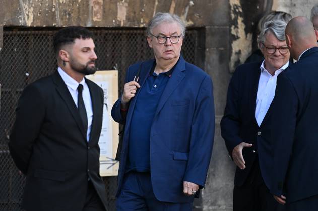 Dominique Besnehard and Jean-Louis Borloo. The funeral of French actress Nathalie Baye at the Church of Saint-Sulpice in Paris on 24 April 2026 - 24 04 2026 - France Ile-de-France (region) Paris -  JulienxMattiax xLexPictorium LePictorium_0332256