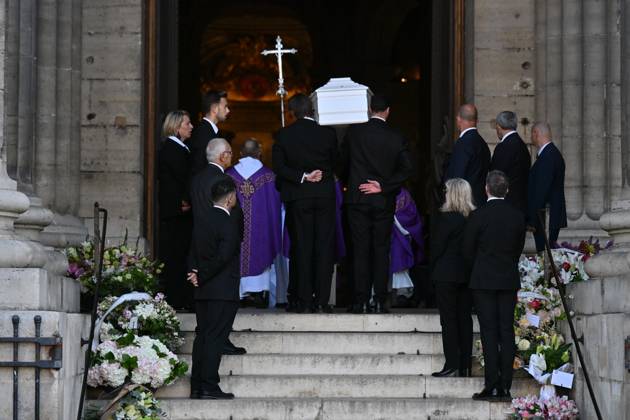 The coffin has arrived. The funeral of French actress Nathalie Baye at the Church of Saint-Sulpice in Paris on 24 April 2026 - 24 04 2026 - France Ile-de-France (region) Paris -  JulienxMattiax xLexPictorium LePictorium_0332273