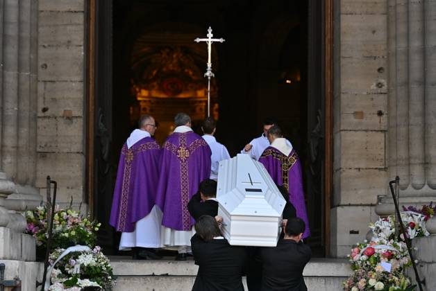 The coffin has arrived. The funeral of French actress Nathalie Baye at the Church of Saint-Sulpice in Paris on 24 April 2026 - 24 04 2026 - France Ile-de-France (region) Paris -  JulienxMattiax xLexPictorium LePictorium_0332274