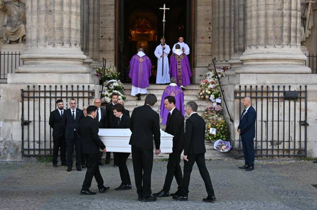 The coffin has arrived. The funeral of French actress Nathalie Baye at the Church of Saint-Sulpice in Paris on 24 April 2026 - 24 04 2026 - France Ile-de-France (region) Paris -  JulienxMattiax xLexPictorium LePictorium_0332275