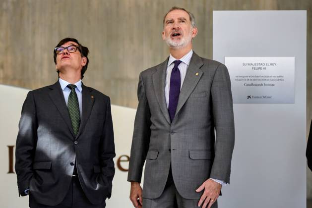 The King inaugurates the CaixaResearch Institute in Barcelona King Felipe VI d , and the President of the Generalitat, Salvador Illa i , during the inauguration of the CaixaResearch Institute, on 24 April 2026, in Barcelona, Catalonia Spain The CaixaResearch Institute is the first Spanish research center specialized in immunology, focused on the study of the immune system and how it is related to the most prevalent diseases - such as neurological, oncological or infectious diseases - also taking into account the impact of environmental factors 24 APRIL 2026 Barcelona Barcelona Barcelona Spain  Copyright: xAlbertoxParedesx 7467912