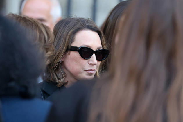 Laura Smet Exiting the funeral of Nathalie Baye at the Saint Sulpice church in Paris on April 24, 2026 Dominique Jacovides Coadic Guirec Bestimage Exiting the funeral of Nathalie Baye at the Saint Sulpice church in Paris on April 24, 2026 Paris France  Copyright: xCOADIC-JACOVIDESx xBESTIMAGExCOADIC-JACOVIDESx xBESTIMAGEx