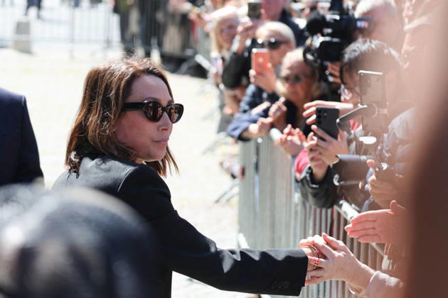 Laura Smet Exiting the funeral of Nathalie Baye at the Saint Sulpice church in Paris on April 24, 2026 Dominique Jacovides Coadic Guirec Bestimage Exiting the funeral of Nathalie Baye at the Saint Sulpice church in Paris on April 24, 2026 Paris France  Copyright: xCOADIC-JACOVIDESx xBESTIMAGExCOADIC-JACOVIDESx xBESTIMAGEx
