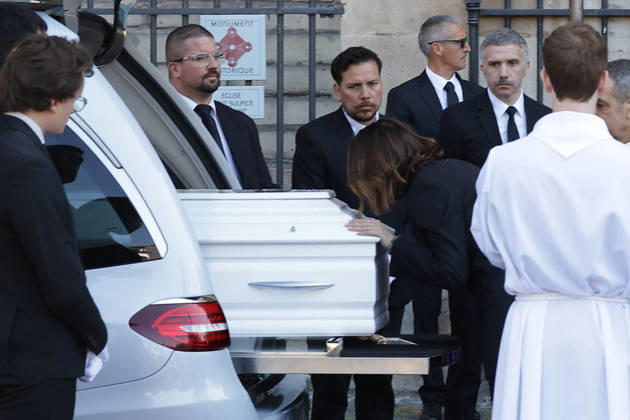 Laura Smet Exiting the funeral of Nathalie Baye at the Saint Sulpice church in Paris on April 24, 2026 Dominique Jacovides Coadic Guirec Bestimage Exiting the funeral of Nathalie Baye at the Saint Sulpice church in Paris on April 24, 2026 unknown  Copyright: xCOADIC-JACOVIDESx xBESTIMAGExCOADIC-JACOVIDESx xBESTIMAGEx