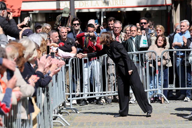Laura Smet Exiting the funeral of Nathalie Baye at the Saint Sulpice church in Paris on April 23, 2026 Dominique Jacovides Coadic Guirec Bestimage Exiting the funeral of Nathalie Baye at the Saint Sulpice church in Paris on April 23, 2026 Paris France  Copyright: xCOADIC-JACOVIDESx xBESTIMAGExCOADIC-JACOVIDESx xBESTIMAGEx
