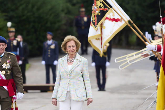 Queen Sofia attends Oath or pledge of allegiance to the Spanish flag by civilian staff The former Queen Sofia attends Oath or pledge of allegiance to the Spanish flag by civilian staff at Cuartel de El Rey on April 24, 2026 in Madrid, Spain Photo by IMAGO MPG Madrid Cuartel de El Rey Madrid Spain  Copyright: xMPGx