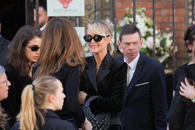 Nadia Fares Funeral - Paris Laeticia Hallyday at the funeral ceremony of French actress Nadia Fares at the Saint-Jean de Montmartre church in Paris on April 24, 2026. Nadia Fares died on April 17, 2026, aged 57, after being found unconscious in a swimming pool in Paris and several days in a coma. Photo by Nasser Berzane ABACAPRESS.COM Paris France  Copyright: xBerzanexNasser ABACAx