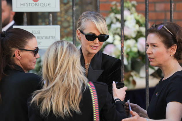 Nadia Fares Funeral - Paris Laeticia Hallyday at the funeral ceremony of French actress Nadia Fares at the Saint-Jean de Montmartre church in Paris on April 24, 2026. Nadia Fares died on April 17, 2026, aged 57, after being found unconscious in a swimming pool in Paris and several days in a coma. Photo by Nasser Berzane ABACAPRESS.COM Paris France  Copyright: xBerzanexNasser ABACAx
