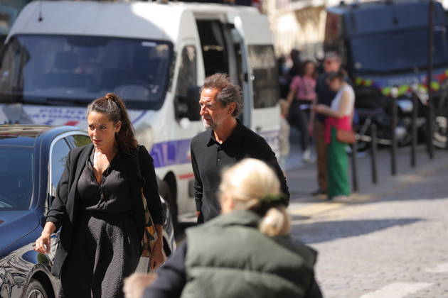 Nadia Fares Funeral - Paris Stephane De Groodt at the funeral ceremony of French actress Nadia Fares at the Saint-Jean de Montmartre church in Paris on April 24, 2026. Nadia Fares died on April 17, 2026, aged 57, after being found unconscious in a swimming pool in Paris and several days in a coma. Photo by Nasser Berzane ABACAPRESS.COM Paris France  Copyright: xBerzanexNasser ABACAx