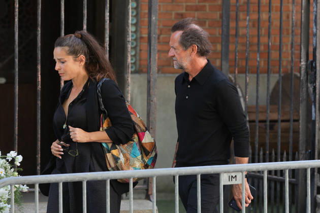 Nadia Fares Funeral - Paris Stephane De Groodt at the funeral ceremony of French actress Nadia Fares at the Saint-Jean de Montmartre church in Paris on April 24, 2026. Nadia Fares died on April 17, 2026, aged 57, after being found unconscious in a swimming pool in Paris and several days in a coma. Photo by Nasser Berzane ABACAPRESS.COM Paris France  Copyright: xBerzanexNasser ABACAx