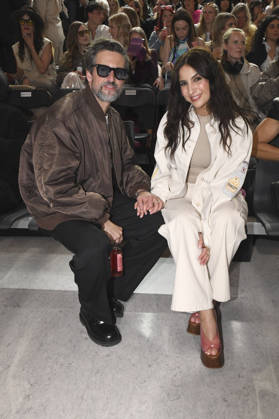 Tom Beck und Chryssanthi Kavazi bei der ABOUT YOU Holiday Fashion Show im Flughafen Tempelhof, Berlin, 23.04.2026