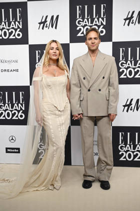 STOCKHOLM, SWEDEN 20260424 Molly Sandon and David Larson arrive at the Elle gala at the Grand Hotel on Friday STOCKHOLM SWEDEN x10080x  Copyright: xFredrikxSandberg TTx ELLE GALAN 2026 71bUZMiUAKA