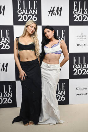 STOCKHOLM, SWEDEN 20260424 Hanna Larsson and Andrea Kallström of Lennixx arrive at the Elle gala at the Grand Hotel on Friday STOCKHOLM SWEDEN x10080x  Copyright: xFredrikxSandberg TTx ELLE GALAN 2026 f0MvHclbd68