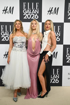 STOCKHOLM, SWEDEN 20260424 Penny Parnevik, Peg Parnevik and Phillippa Parnevik arrive at the Elle gala at the Grand Hotel on Friday STOCKHOLM SWEDEN x10080x  Copyright: xFredrikxSandberg TTx ELLE GALAN 2026 9XhkywjED-s