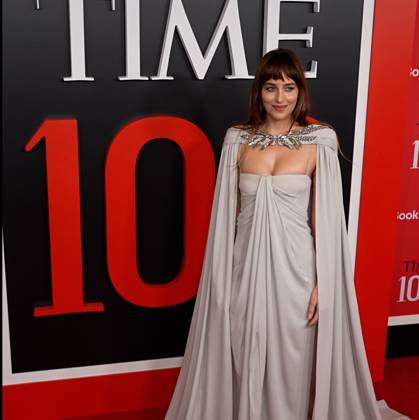 RECORD DATE NOT STATED 2026 time100 gala, new york New York (NY), 04 23 2026 - Red Carpet Gala Time Summary - Actress Dakota Johnson during the Time100 Gala 2026, an event held at Jazz at Lincoln Center in New York City. The star-studded event celebrated the most influential people of the year and featured performances by Luke Combs and Coco Jones, highlighting themes such as community and courage. The gala included speeches from advocates like Dolores Huerta and was sponsored by brands such as Booking.com and Rolex. Credit: Jorge Estrellado TheNews2.(Foto: Jorge Estrellado Thenews2 imago images) 2026 time100 gala, new york  Copyright: xJorgexEstrelladox