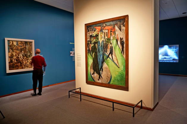 Ruin und Rausch. Berlin 1910-1930 , Ausstellung in der Neuen Nationalgalerie, Berlin, 24.04.2026 Vorne: Ernst Ludwig Kirchner, Potsdamer Platz. 1914, Ruin und Rausch. Berlin 1910 - 1930 , Ausstellung Neue Nationalgalerie (25.04.2026 - 03.01.2027), Berlin, 24.04.2026 Berlin Neue Nationalgalerie Deutschland, germany Copyright: xChristianxBehringx