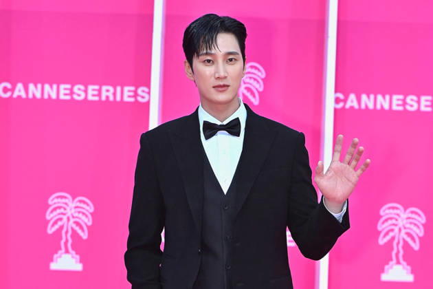Pink Carpet - The 9th Canneseries International Festival - Day 2. FC CANNES, FRANCE - APRIL 24 Ahn Bo-hyun attends Day Two of the 9th Canneseries International Festival on April 24, 2026 in Cannes, France. Photo by Franck Castel ABACAPRESS.COM Cannes France  Copyright: xCastelxFranck ABACAx
