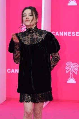 Pink Carpet - The 9th Canneseries International Festival in Cannes, France - 24 Apr 2026 Zoé Adjani-Vallat attends Day Two of the 9th Canneseries International Festival in Cannes. Pink Carpet - The 9th Canneseries International Festival - Day 2.April 24, 2026 Cannes France Copyright: xGianluigixJoriox xSOPAxImagesx GJorio_24,Pink Canneserie_24201