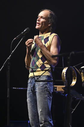 Olaf Schubert mit seinem Programm Jetzt oder now! live in der Swiss Life Hall. Hannover, 24.04.2026