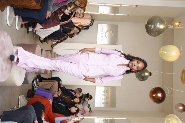 Debora Goulart bei der Anja Gockel Fashion Show Frisches für die Sinne im Showroom Paris 44 by Anja Gockel. Berlin, 10.04.2026 Copyright: xAgenturxMatthiasxWehnertx xR.xduxVinagex