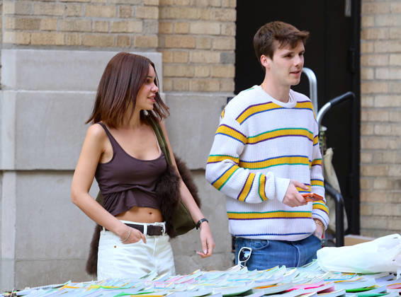 Cruz Beckham and Jackie Apostel Out in New York - NY David and Victoria Beckham s son Cruz Beckham with his girlfriend Jackie Apostel are shopping in Soho, they bought few movie TV series scripts include Friends book in New York, NY, USA on April 24, 2026. Photo by Dylan Travis ABACAPRESS.COM New York NY United States  Copyright: xDylanxTravis ABACAx