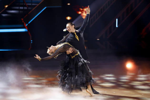Sängerin Anna-Carina Woitschack und Tänzer Evgeny Vinokurov bei der siebten Tanzshow der 19. Staffel der RTL-Tanzshow Lets Dance im Coloneum. Köln, 24.04.2026 NRW Deutschland Copyright: xChristophxHardtx