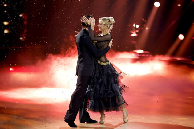Sängerin Anna-Carina Woitschack und Tänzer Evgeny Vinokurov bei der siebten Tanzshow der 19. Staffel der RTL-Tanzshow Lets Dance im Coloneum. Köln, 24.04.2026 NRW Deutschland Copyright: xChristophxHardtx