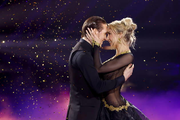 Sängerin Anna-Carina Woitschack und Tänzer Evgeny Vinokurov bei der siebten Tanzshow der 19. Staffel der RTL-Tanzshow Lets Dance im Coloneum. Köln, 24.04.2026 NRW Deutschland Copyright: xChristophxHardtx